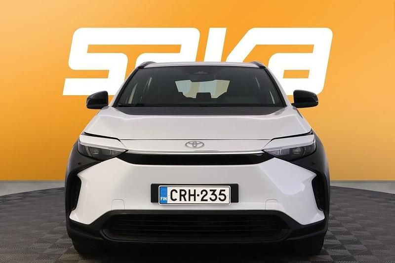 Käytetty Toyota bZ4X Active 150 kW (204 HP) 2023 Katumaasturi