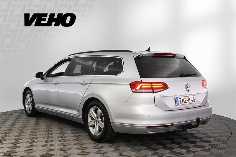 Käytetty VW Passat Comfortline 150 HP (110 kW) 2018 Hopea Farmari
