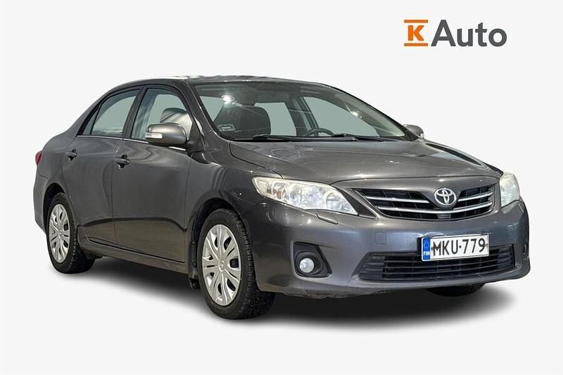 Käytetty Toyota Corolla Sol 90 HP (66 kW) 2013 Harmaa Sedan