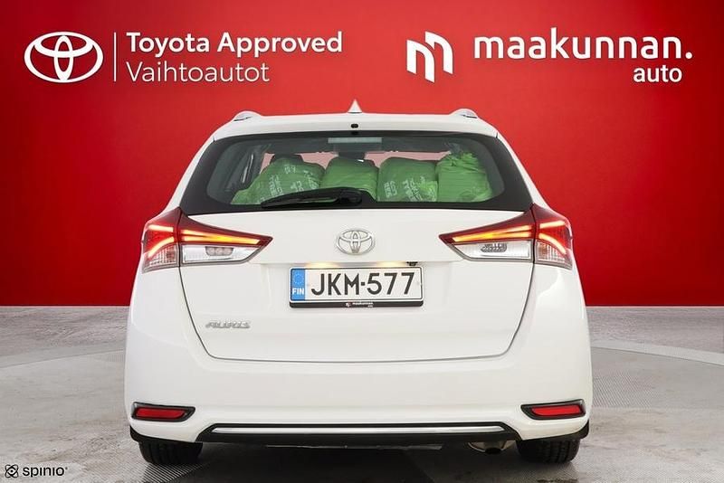 Käytetty Toyota Auris Touring Sports Active 116 HP (85 kW) 2017 Valkoinen Farmari