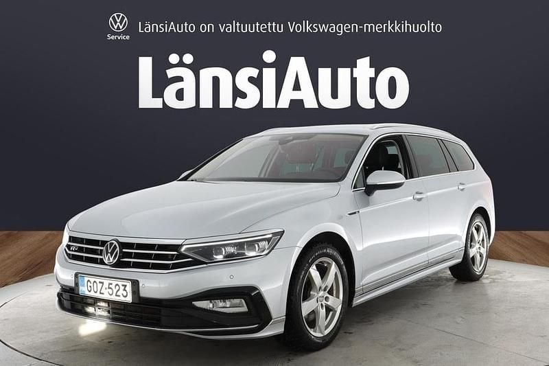Käytetty VW Passat R-line 150 HP (110 kW) 2022 Harmaa Farmari