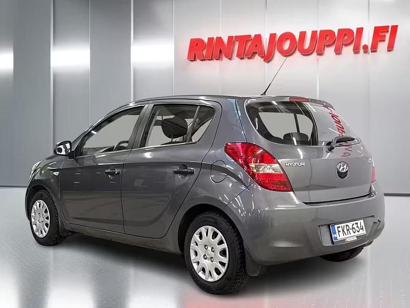 Käytetty Hyundai i20 Classic 78 HP (57 kW) 2010 Punainen Viistoperä