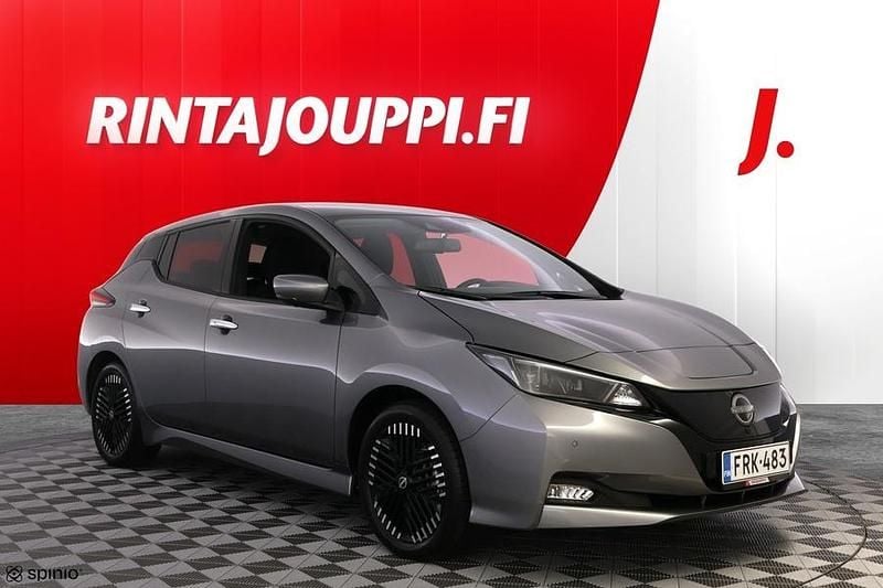 Käytetty Nissan Leaf N-Connecta 110 kW (150 HP) 2024 Harmaa Viistoperä