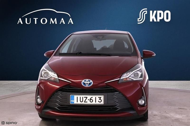 Käytetty Toyota Yaris Hybrid Edition 73 HP (53 kW) 2020 Punainen Viistoperä