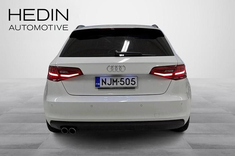 Käytetty Audi A3 Sportback Business 140 HP (102 kW) 2013 Valkoinen Viistoperä