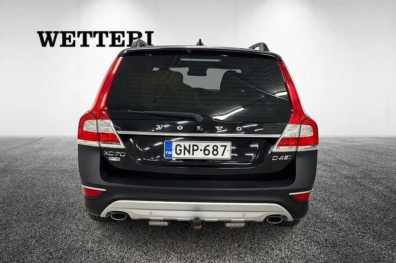 Käytetty Volvo XC70 Momentum 181 HP (133 kW) 2015 Musta Katumaasturi