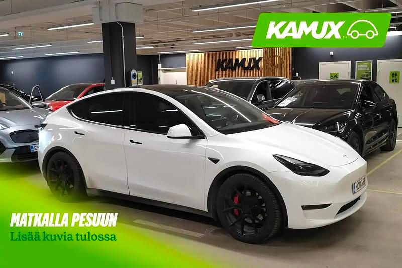 Käytetty Tesla Model Y Performance 336 kW (457 HP) 2022 Valkoinen Katumaasturi