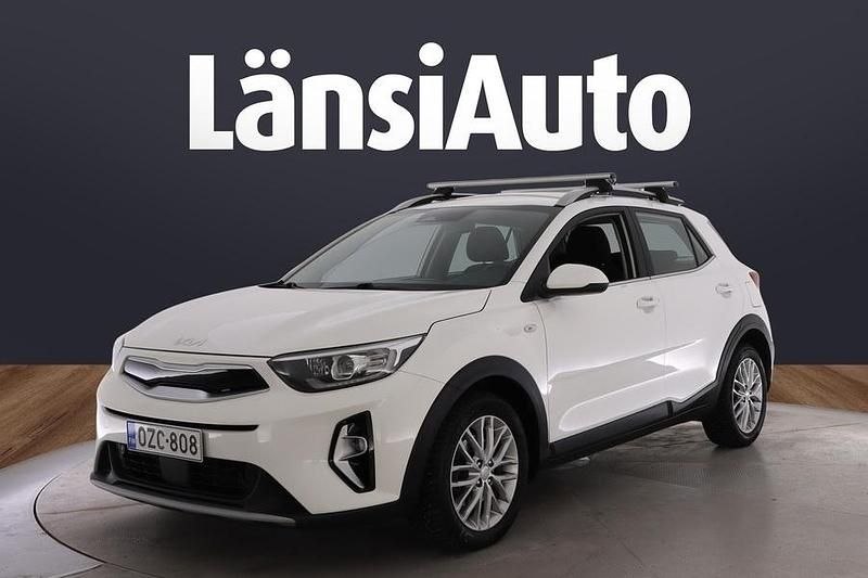 Käytetty Kia Stonic EX 101 HP (74 kW) 2022 Valkoinen Katumaasturi