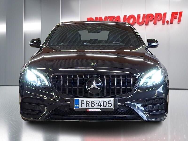 Käytetty Mercedes E350 Business 211 HP (155 kW) 2018 Musta Sedan