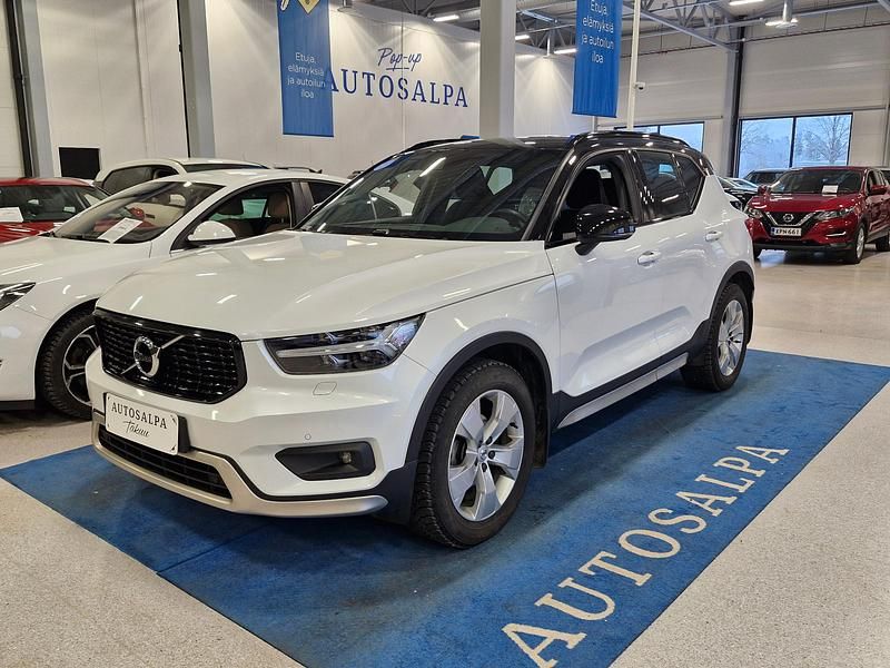 Käytetty Volvo XC40 R-Design 222 HP (163 kW) 2021 707 Katumaasturi