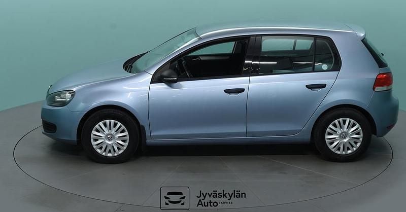 Käytetty VW Golf VII Trendline 86 HP (63 kW) 2012 Sininen Viistoperä