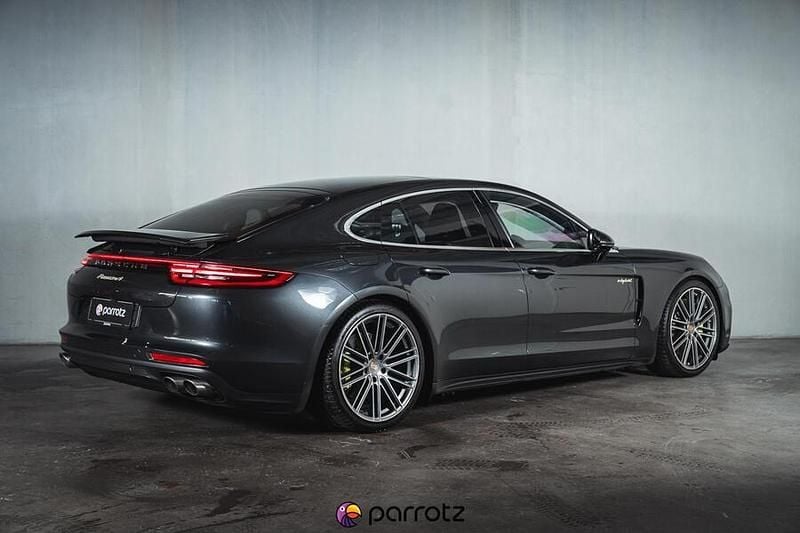 Käytetty Porsche Panamera 4 Sport 330 HP (242 kW) 2018 Sedan