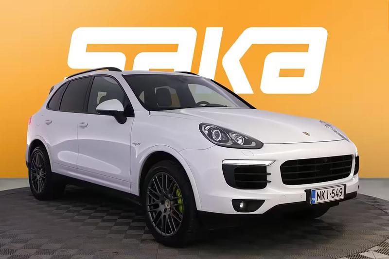 Käytetty Porsche Cayenne Platinum Edition 2016 Katumaasturi