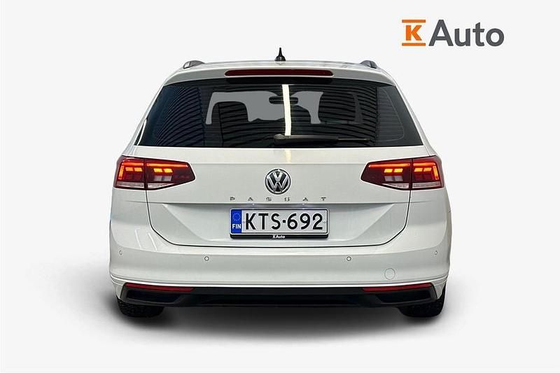 Käytetty VW Passat Style 150 HP (110 kW) 2020 Valkoinen Farmari