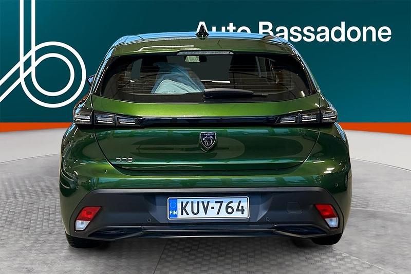 Käytetty Peugeot 308 Active 131 HP (96 kW) 2022 Viistoperä