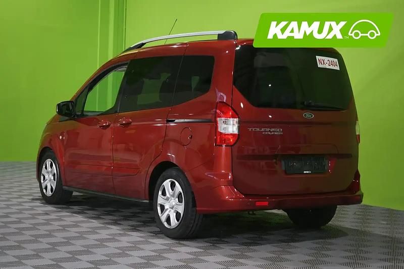 Käytetty Ford Tourneo Courier Trend 101 HP (74 kW) 2019 Punainen Tila-auto