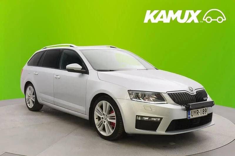 Käytetty Skoda Octavia RS 184 HP (135 kW) 2014 Hopea / harmaa Farmari