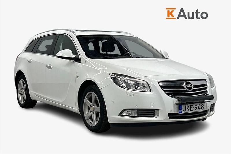 Käytetty Opel Insignia Edition 194 HP (142 kW) 2012 Valkoinen Farmari