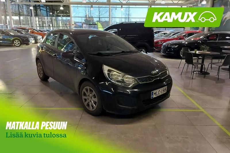 Musta Käytetty 2013 Kia Rio LX Sedan | 5 790 € (Hieman kallis) - Kuva 1/3