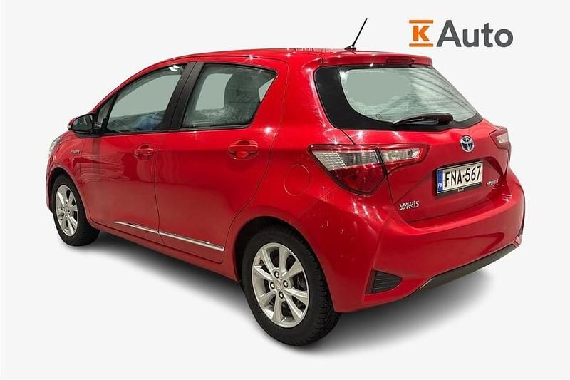 Käytetty Toyota Yaris Hybrid Edition 73 HP (53 kW) 2018 Viistoperä