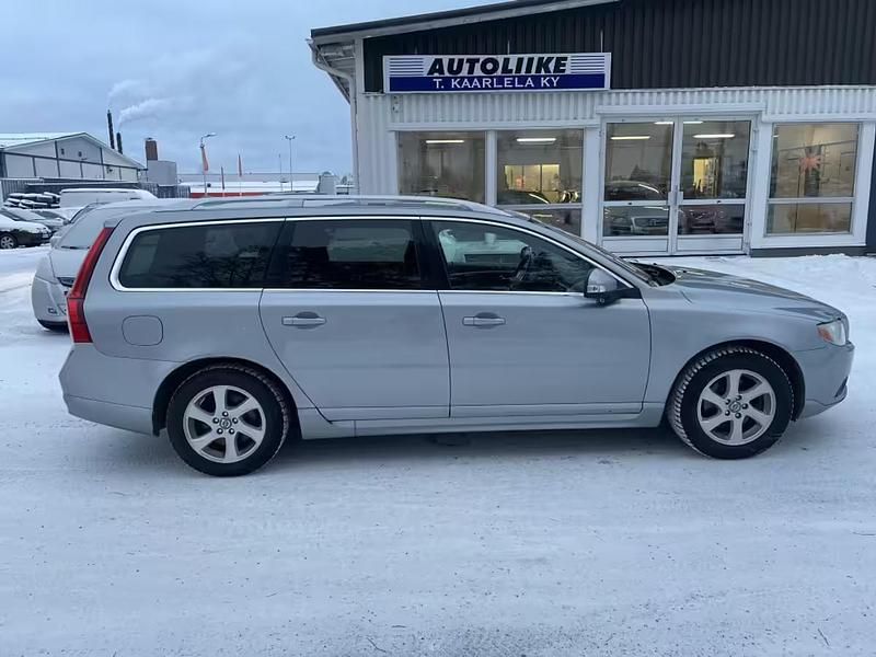Käytetty Volvo V70 Summum 2010 Farmari