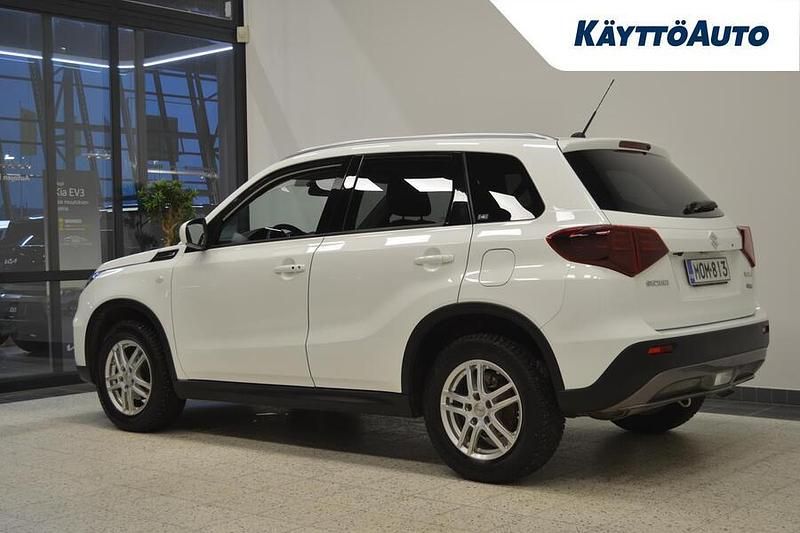 Käytetty Suzuki Vitara GL 116 HP (85 kW) 2023 Val Viistoperä