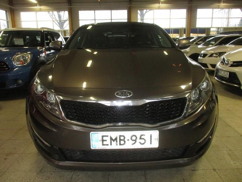 Käytetty Kia Optima 136 HP (100 kW) 2012 Met. ruskea Sedan