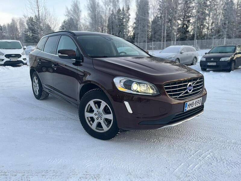 Käytetty Volvo XC60 Business Edition 181 HP (133 kW) 2014 Katumaasturi