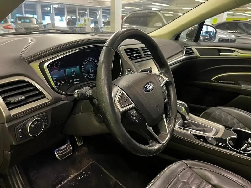 Käytetty Ford Mondeo Vignale 179 HP (131 kW) 2016 Ruskea Sedan