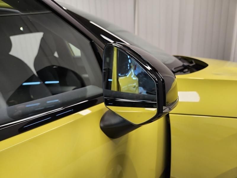 Uusi Volvo EX30 Plus 200 kW (272 HP) 2025 Katumaasturi