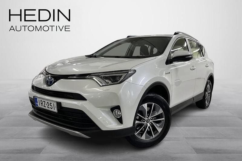 Valkoinen Käytetty 2018 Toyota RAV4 Hybrid Active Katumaasturi | 23 250 € (Perustarjous) - Kuva 1/4