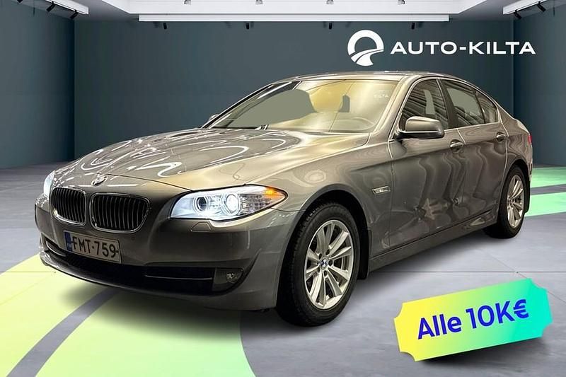 Harmaa Käytetty 2011 BMW 520 Sedan | 9 490 € (Perustarjous) - Kuva 1/4
