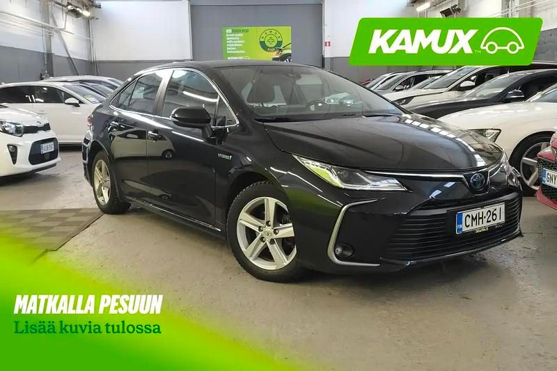 Musta Käytetty 2019 Toyota Corolla Active Sedan | 18 290 € (Perustarjous) - Kuva 1/3