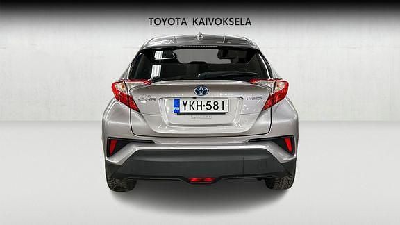 Käytetty Toyota C-HR Active 122 HP (89 kW) 2018 Hopea Katumaasturi
