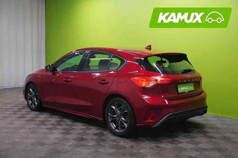 Käytetty Ford Focus ST-Line 120 HP (88 kW) 2019 Punainen Sedan