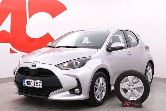 Hopea 1l0 Käytetty 2023 Toyota Yaris Active Viistoperä | 20 890 € (Perustarjous) - Kuva 1/4