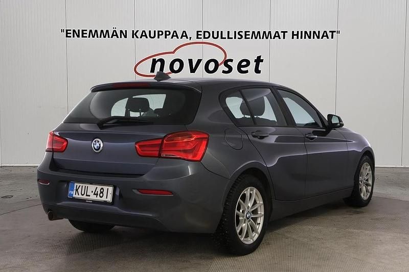 Käytetty BMW 118 Advantage 150 HP (110 kW) 2018 Harmaa Viistoperä