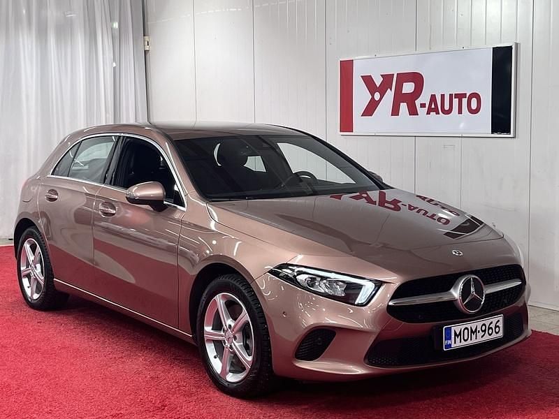 Käytetty 2023 Mercedes A250 Business Viistoperä | 25 800 € (Perustarjous) - Kuva 1/4