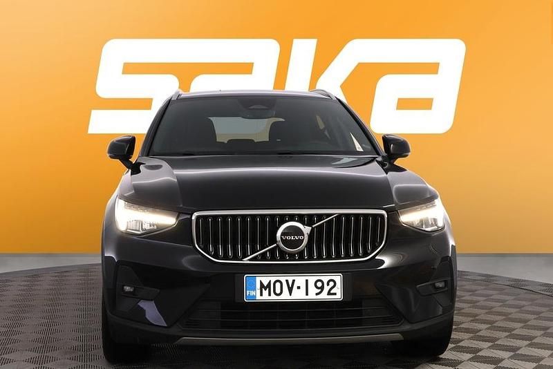 Käytetty Volvo XC40 Business Edition 197 HP (144 kW) 2023 Katumaasturi