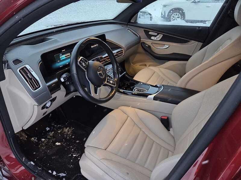 Käytetty Mercedes EQC400 AMG 300 kW (408 HP) 2021 Punainen Katumaasturi