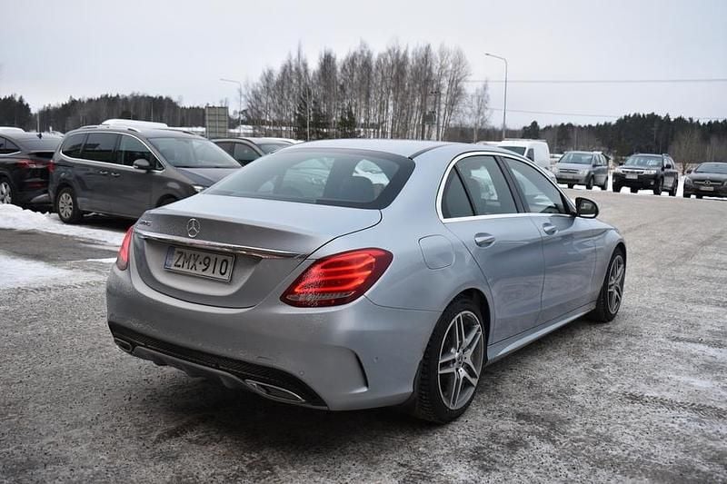 Käytetty Mercedes C220 Business 170 HP (125 kW) 2018 Sedan
