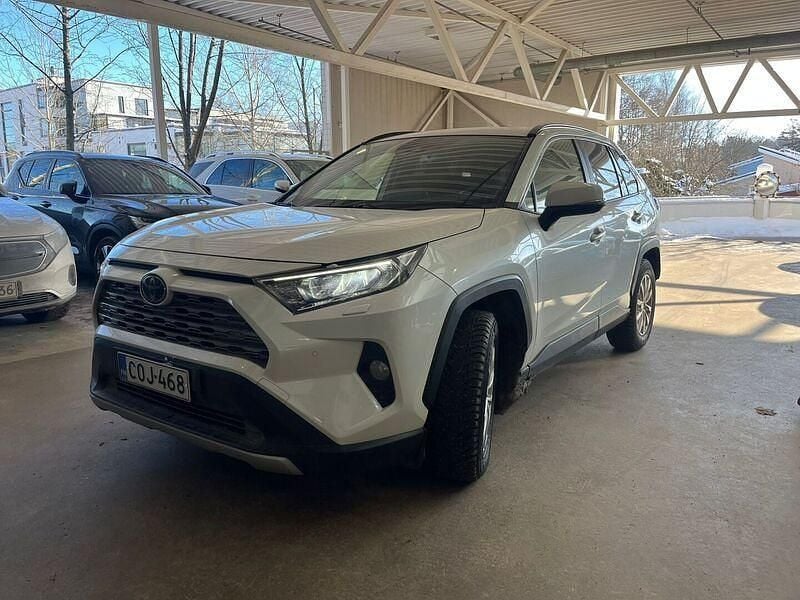 Käytetty Toyota RAV4 Multidrive S 175 HP (128 kW) 2020 Katumaasturi