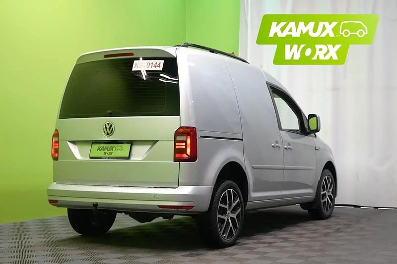 Käytetty VW Caddy 150 HP (110 kW) 2017 Hopea / harmaa Tila-auto