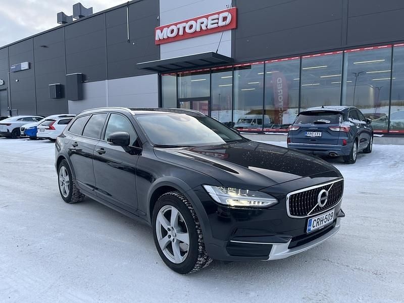 Käytetty Volvo V90 CC Plus 190 HP (139 kW) 2018 Farmari