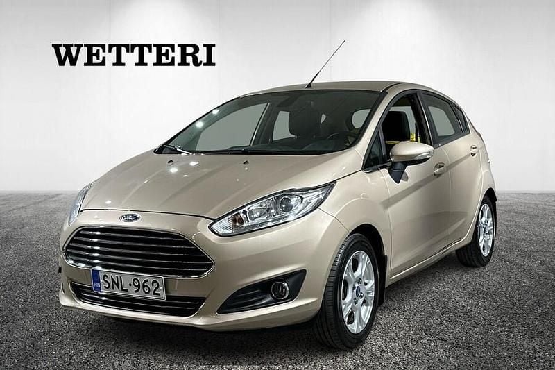Ruskea Käytetty 2015 Ford Fiesta Titanium Viistoperä | 8 690 € (Perustarjous) - Kuva 1/4