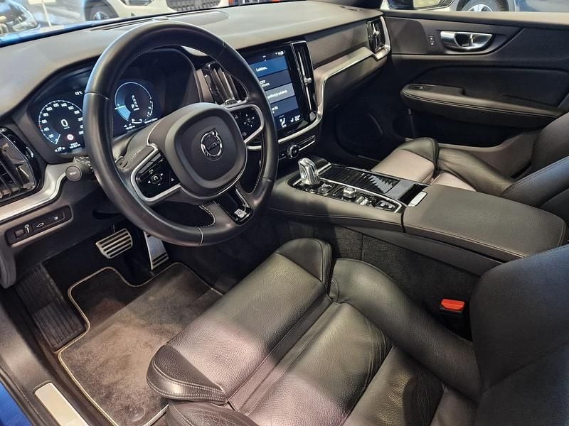 Käytetty Volvo V60 R-Design 317 HP (233 kW) 2019 Farmari
