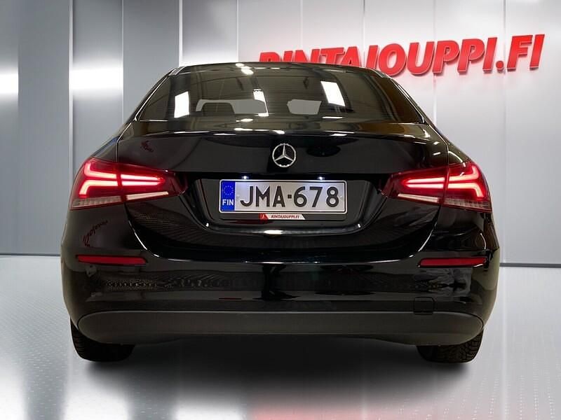 Käytetty Mercedes A250 Business 160 HP (117 kW) 2021 Sedan