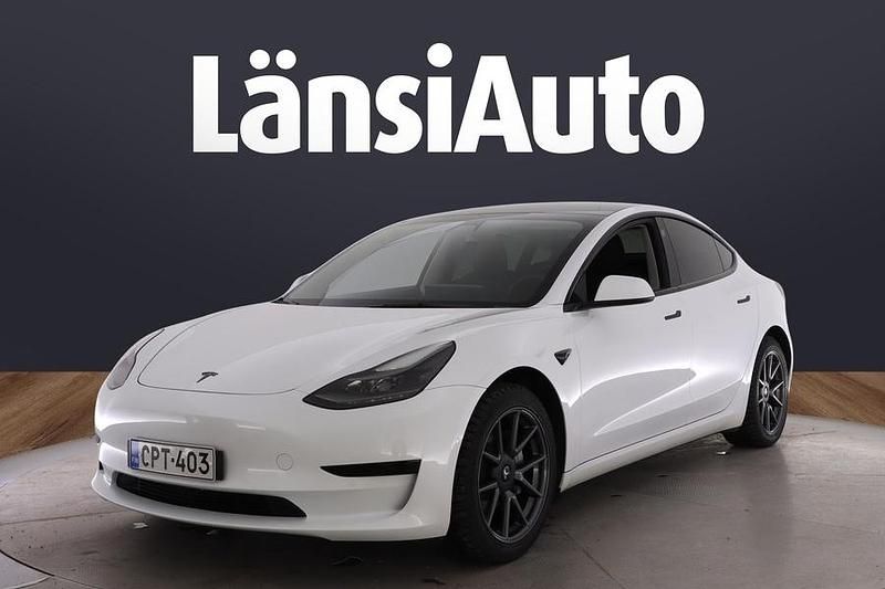 Valkoinen Käytetty 2021 Tesla Model 3 Standard Range Plus Sedan | 25 490 € (Perustarjous) - Kuva 1/1