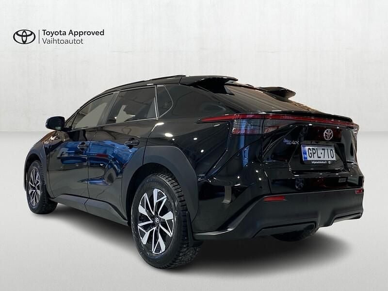 Käytetty Toyota bZ4X Edition 160 kW (218 HP) 2023 Musta Katumaasturi