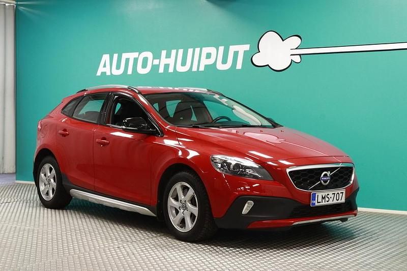 Käytetty 2016 Volvo V40 Momentum Viistoperä | 16 990 € (Perustarjous) - Kuva 1/3